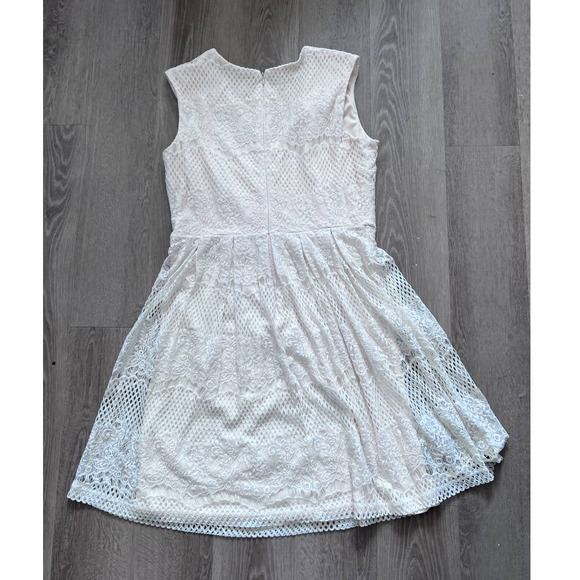 Liz Claiborne Size 14 Cream Fit & Flare Lace Dress - Picture 10 of 10
